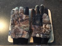 hunting gloves.jpg