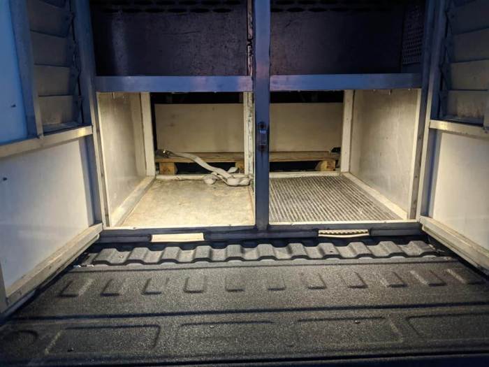 70281165_RearUnderneath.thumb.jpg.313acf413f29d16a8dbc7f9b7a1f2544.jpg 70281165_RearUnderneath.thumb.jpg.313acf413f29d16a8dbc7f9b7a1f2544.jpg